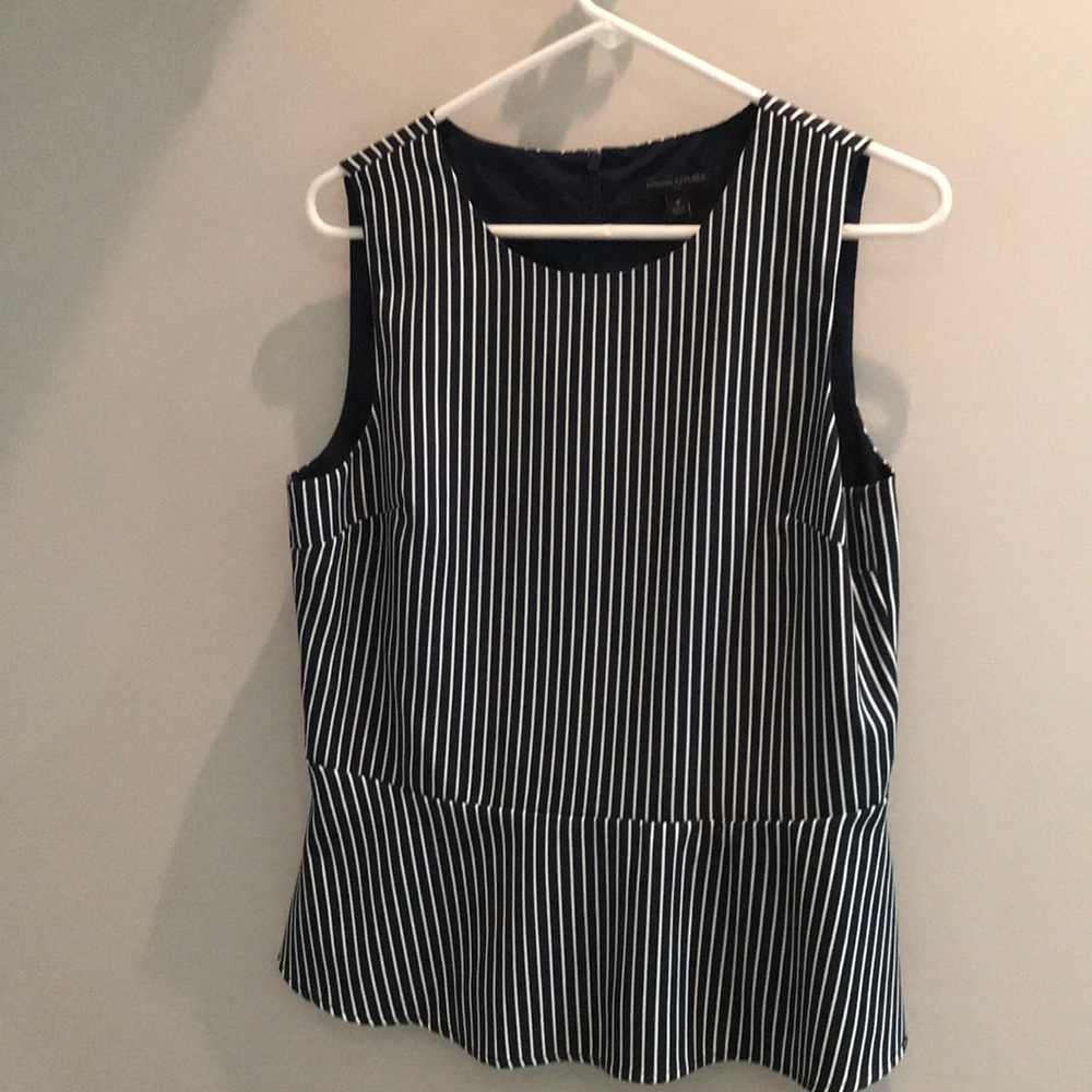 Banana Republic fitted navy/white tank blouse